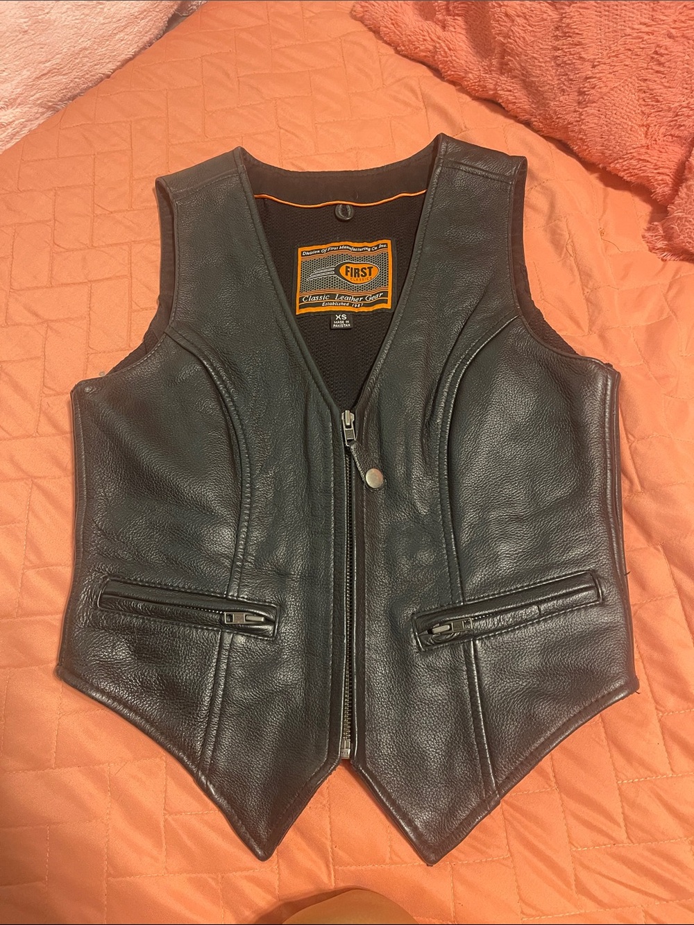 Black Leather Rider Vest with Zipper Pockets